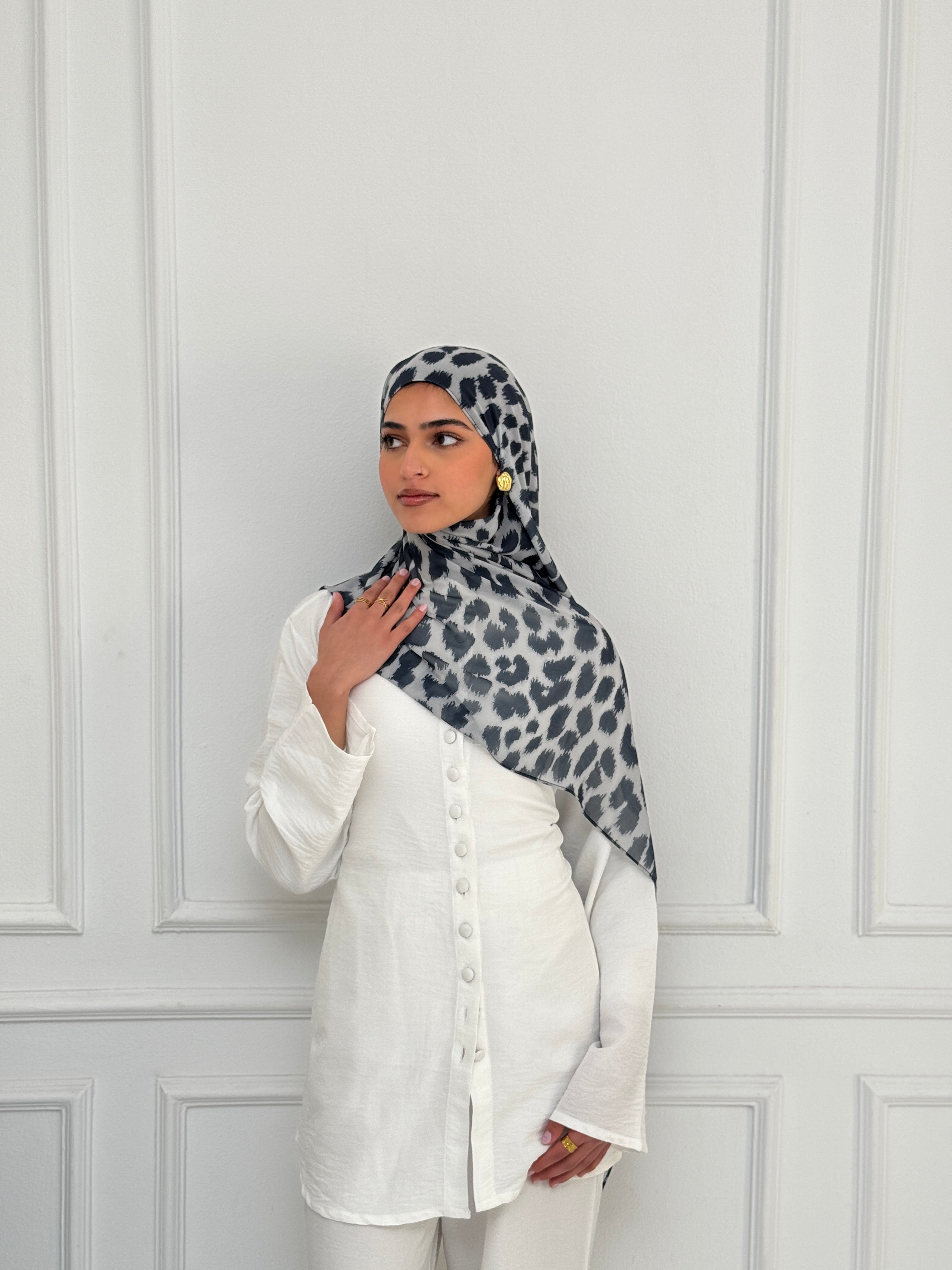 Grey Leo Scarf