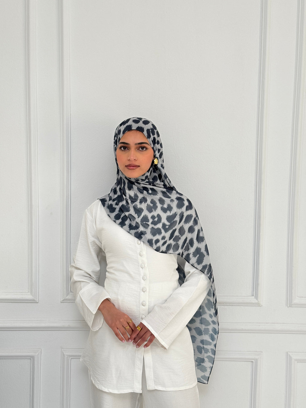 Grey Leo Scarf
