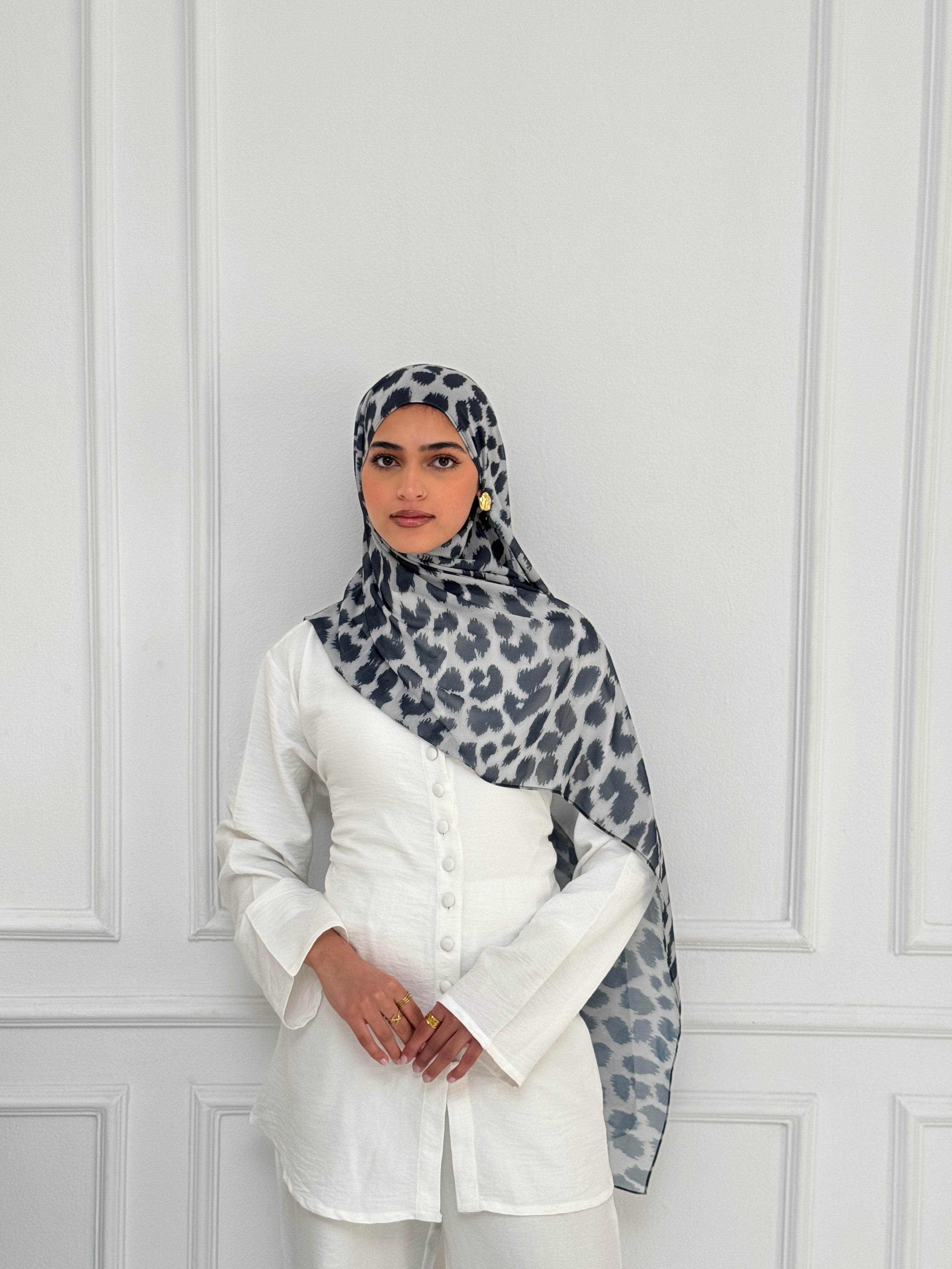 Grey Leo Scarf
