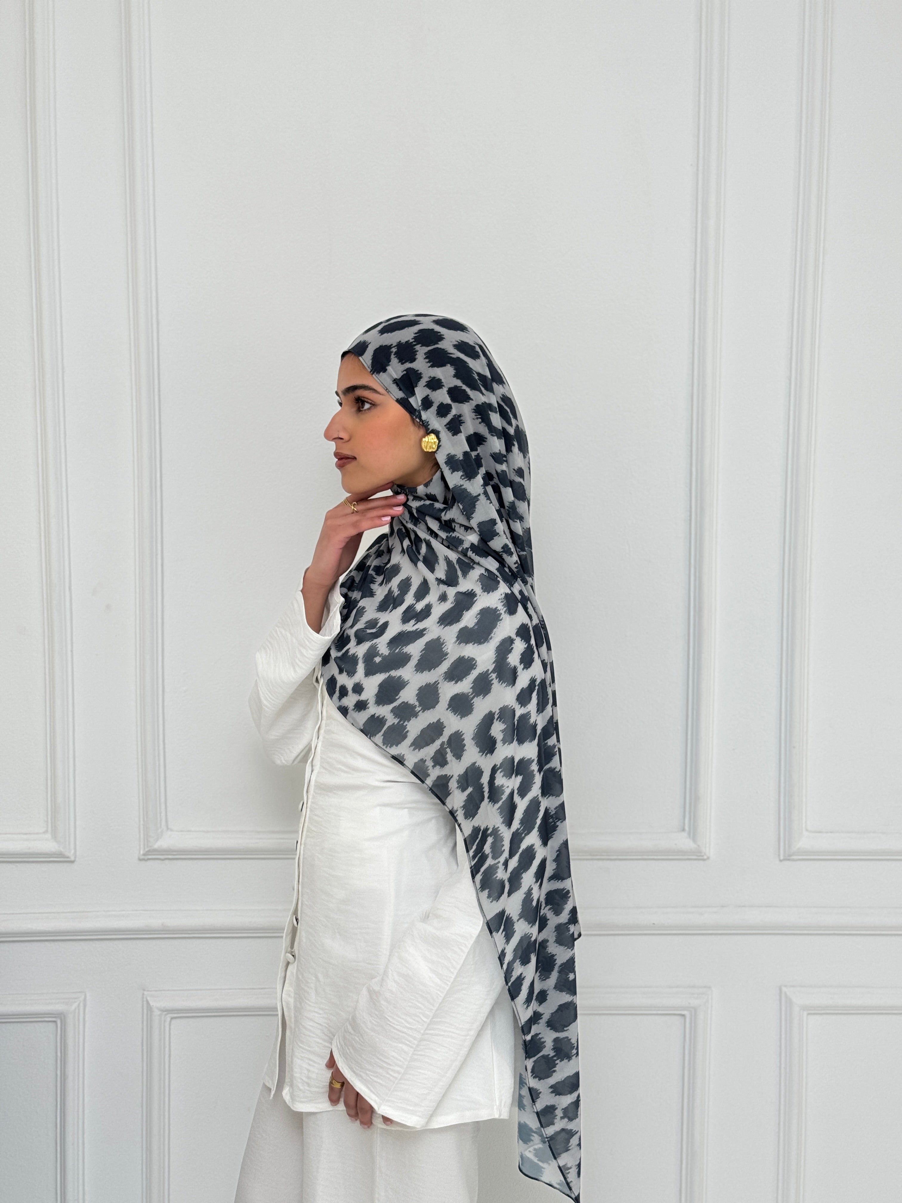 Grey Leo Scarf