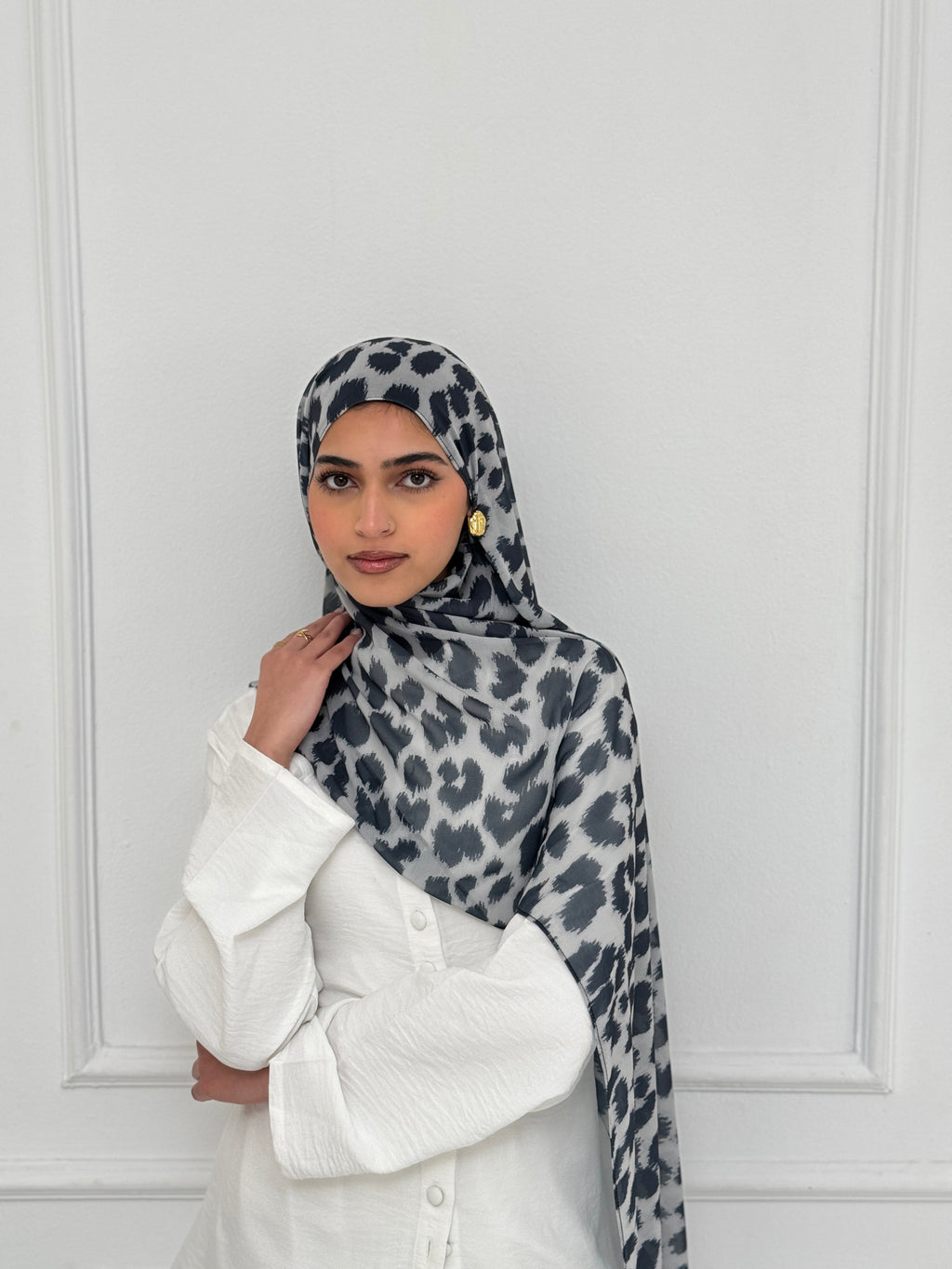 Grey Leo Scarf