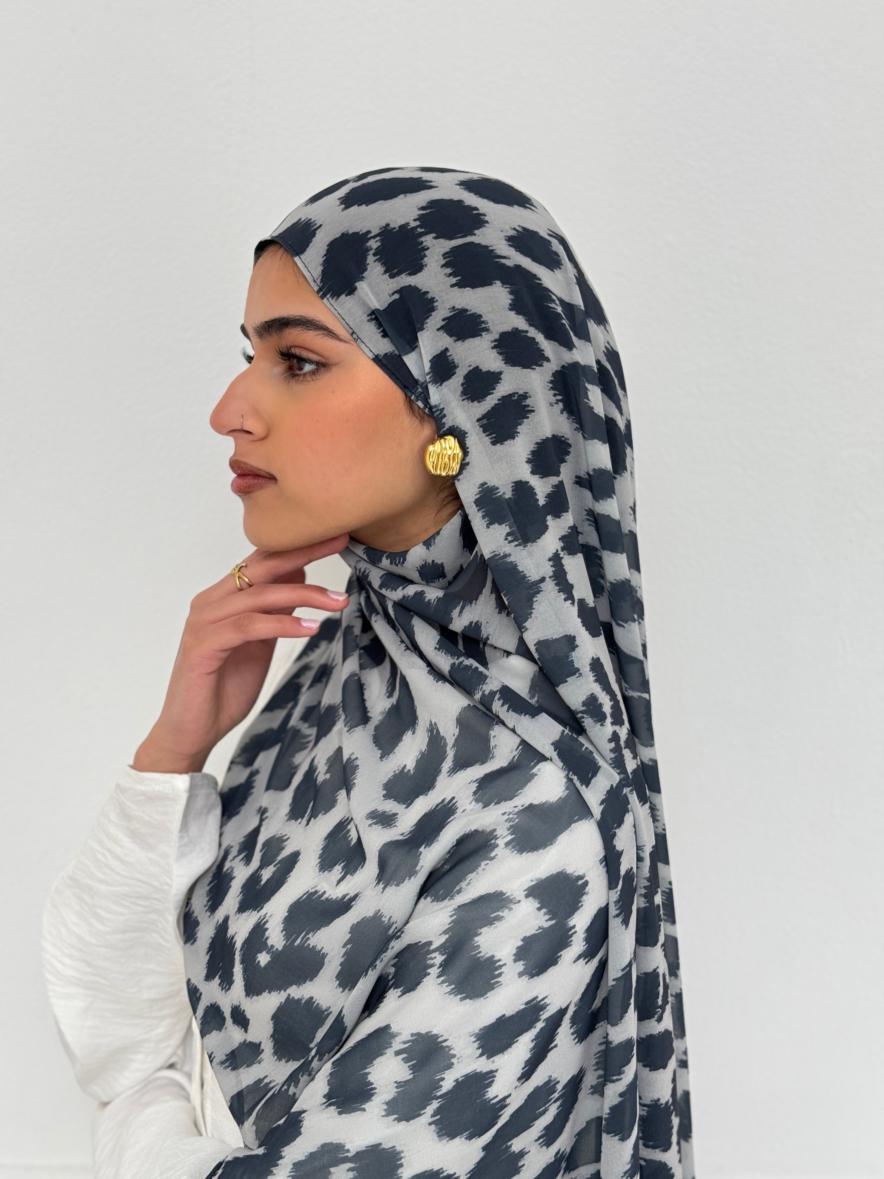 Grey Leo Scarf