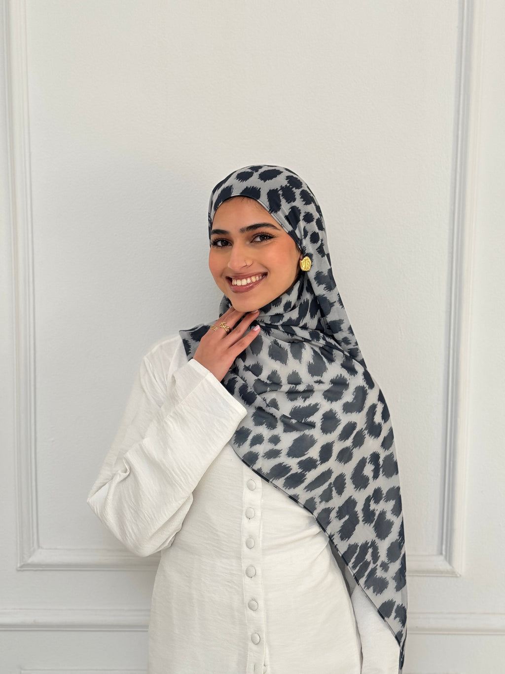 Grey Leo Scarf