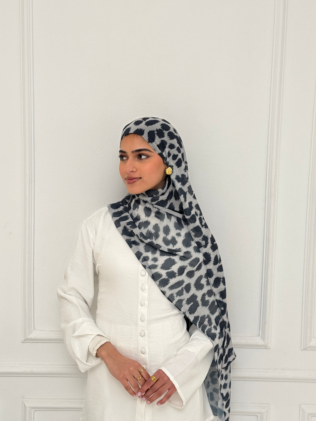 Grey Leo Scarf